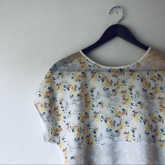 Zara Floral & Lace Paneled Top (S) - Picture 3 of 7